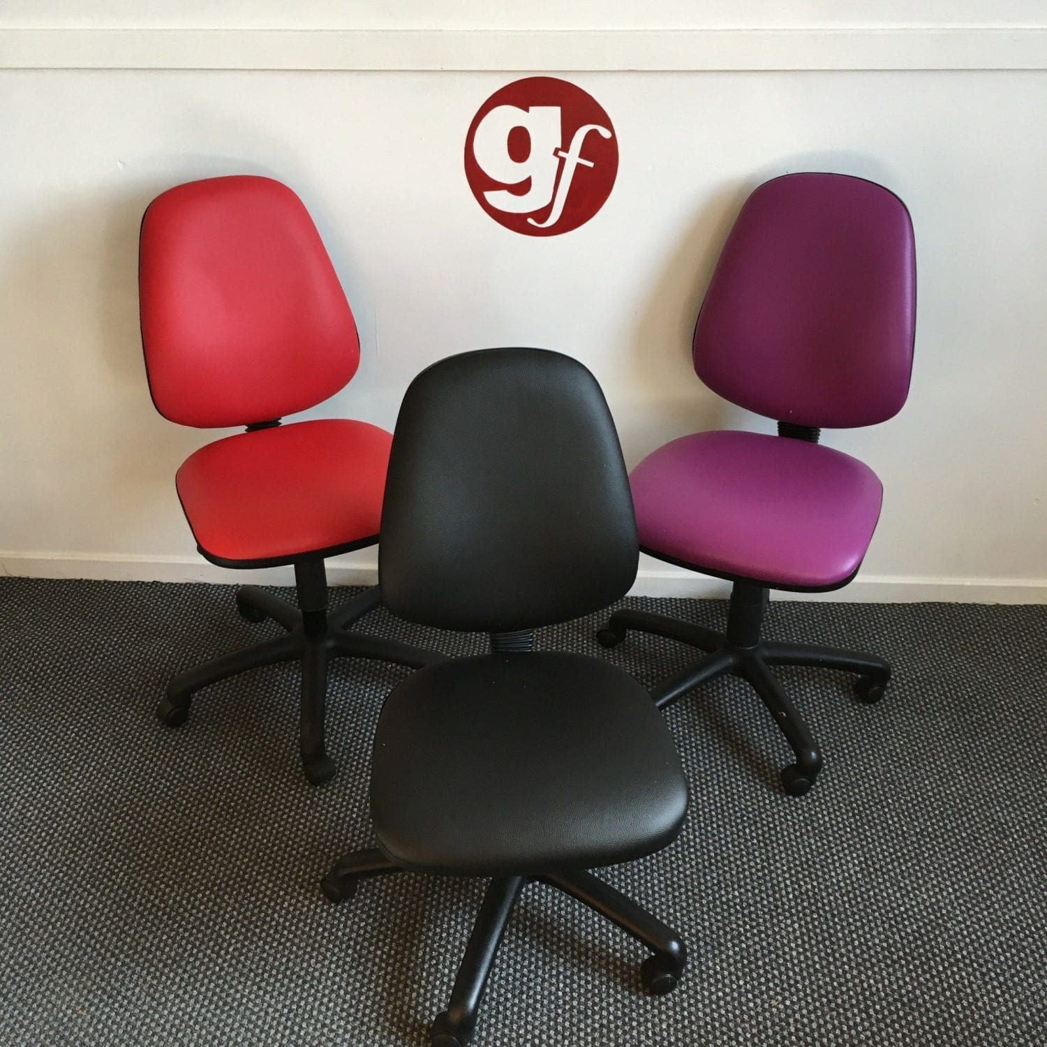 'Refurbished Twin Lever Op Chair In Vinyl - Image 4