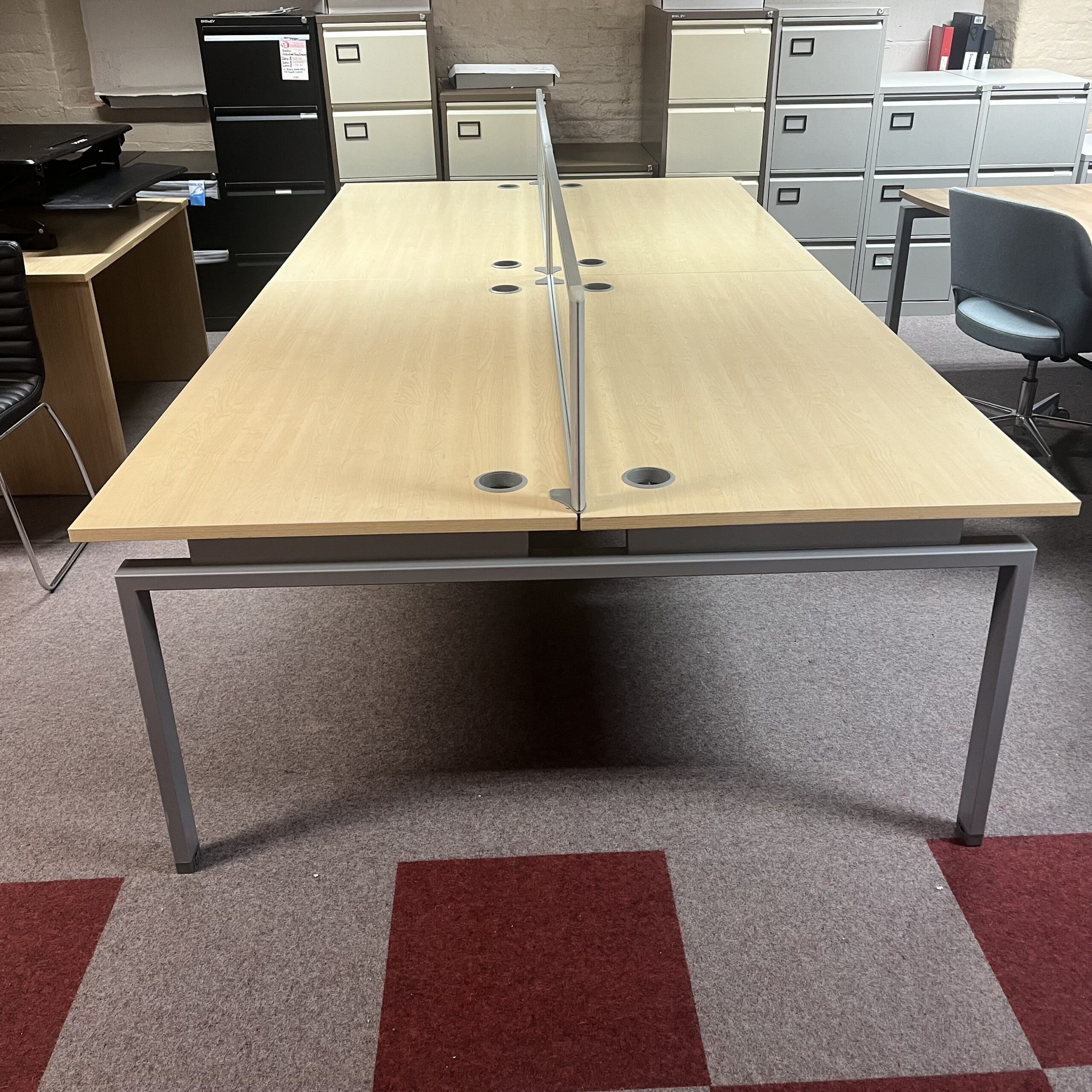 4 Person Maple Bench Desking with Screens *15+ IN STOCK* - Image 3
