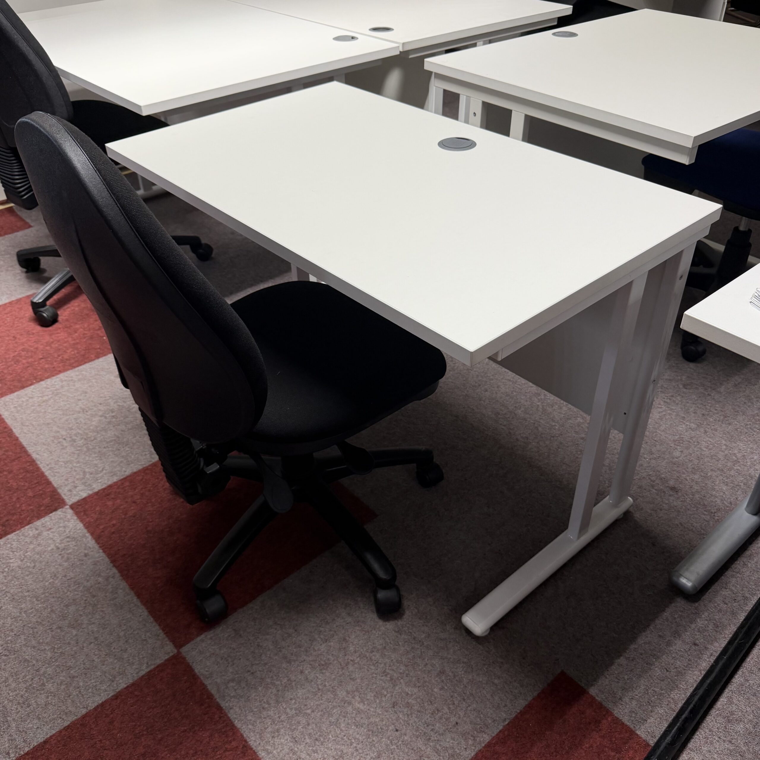 1000 Slimline Straight Desk - White