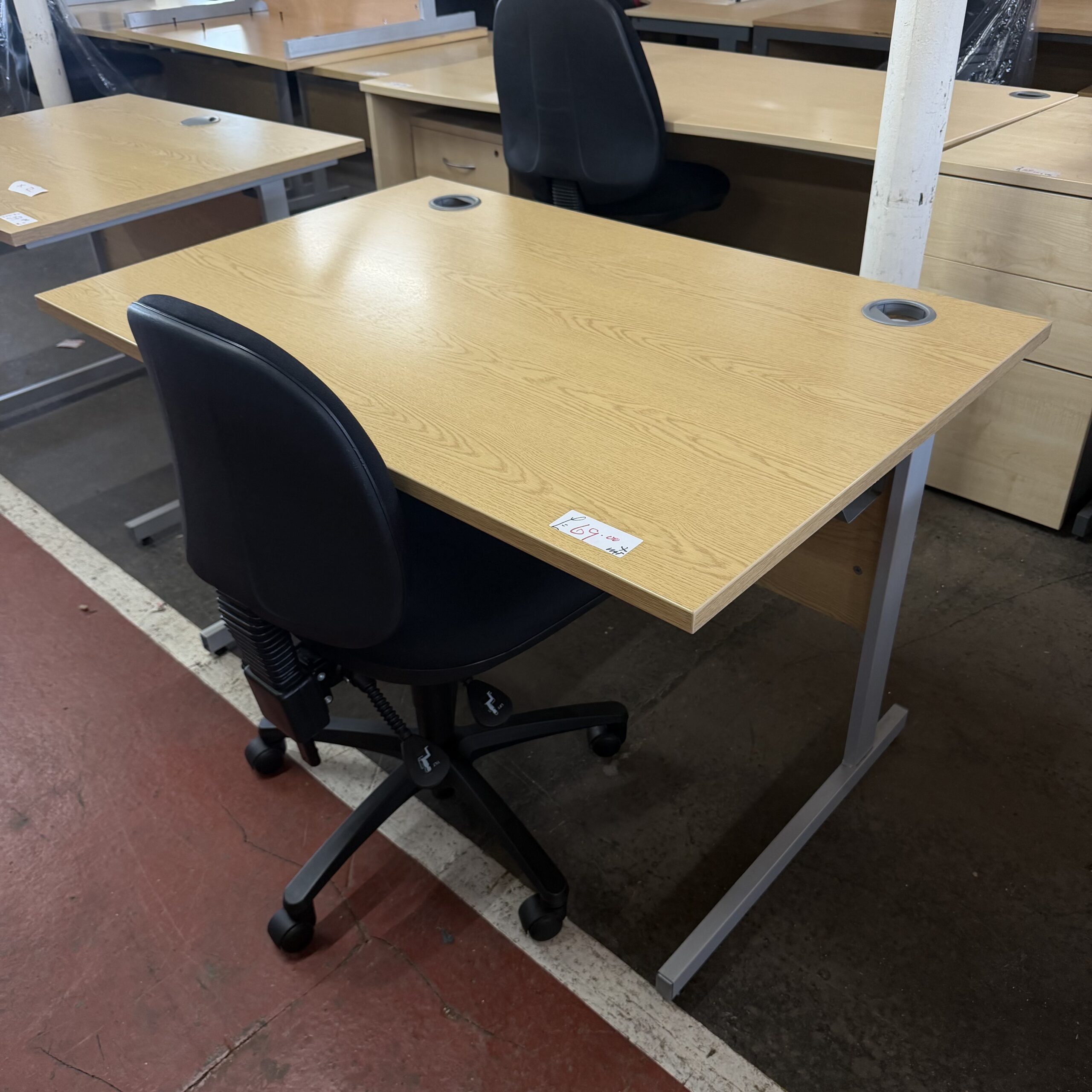 1200 Straight Desk – Oak