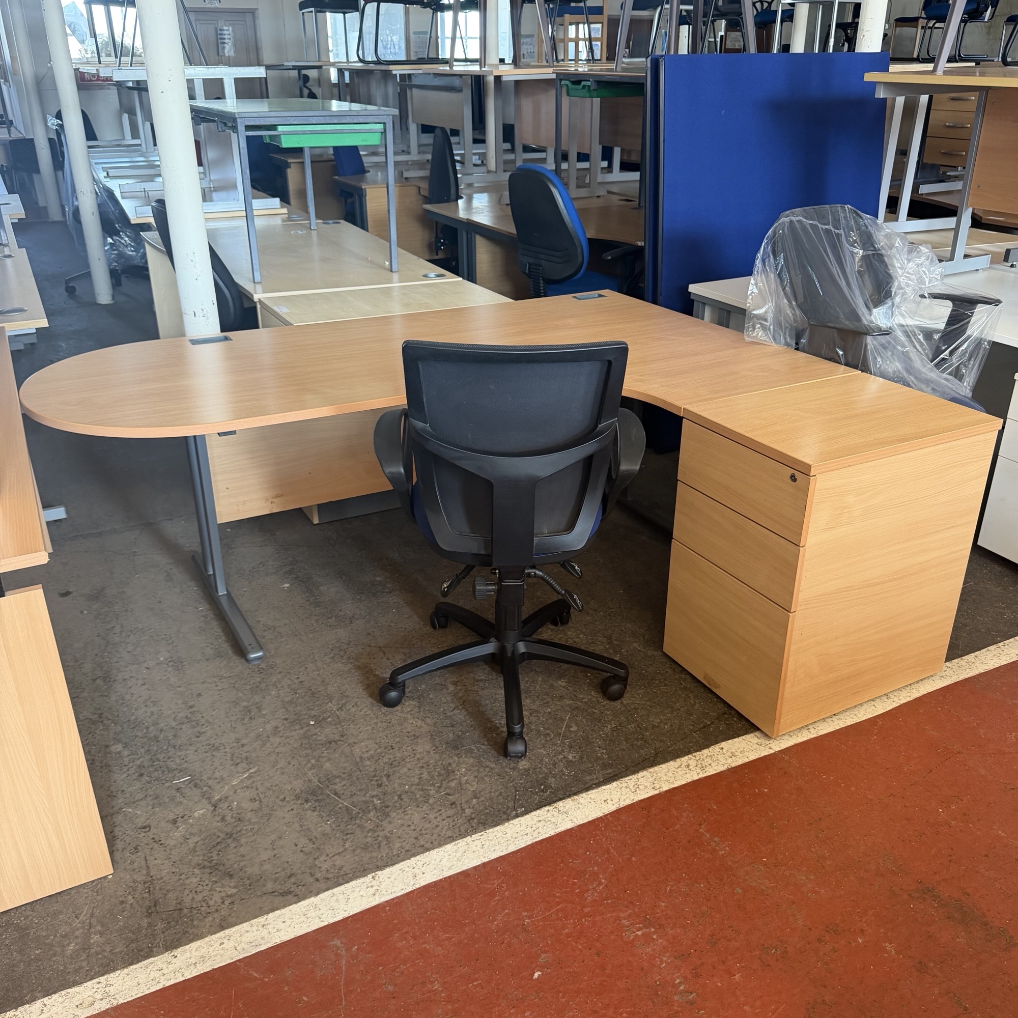 2m Conference End Desk with Desk High Pedestal – Beech
